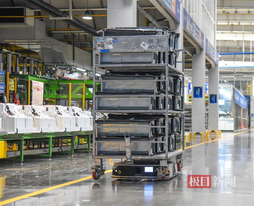 燈塔工廠里,每1.5秒下線一臺(tái)電冰箱——探秘全球最大單體冰箱生產(chǎn)基地的物流脈動(dòng)